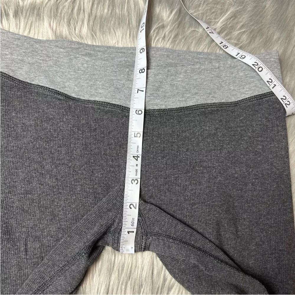 Lululemon Ribbed Gray Ruched Leggings Size 6